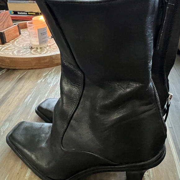 Zara black leather booties square unique heel new size 39 back zip - Picture 2 of 6